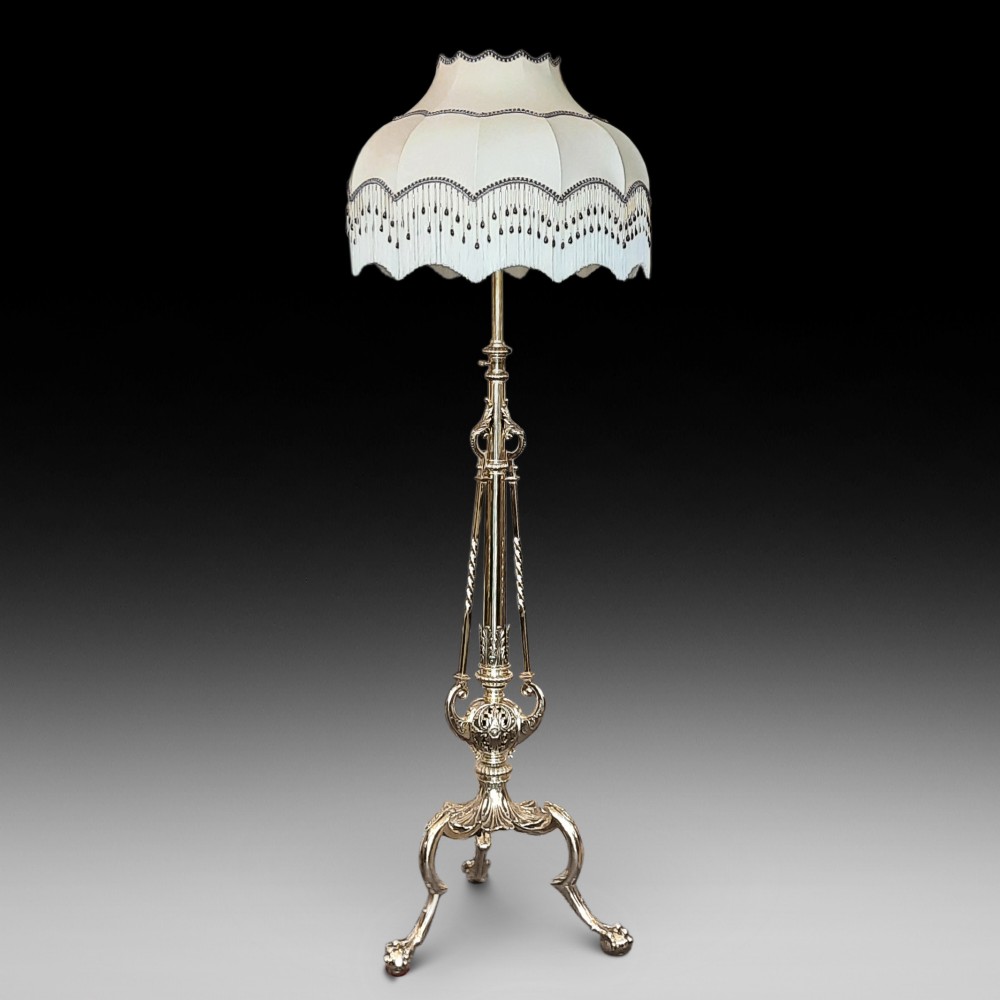 Late 19thC Brass Extending Standard Lamp