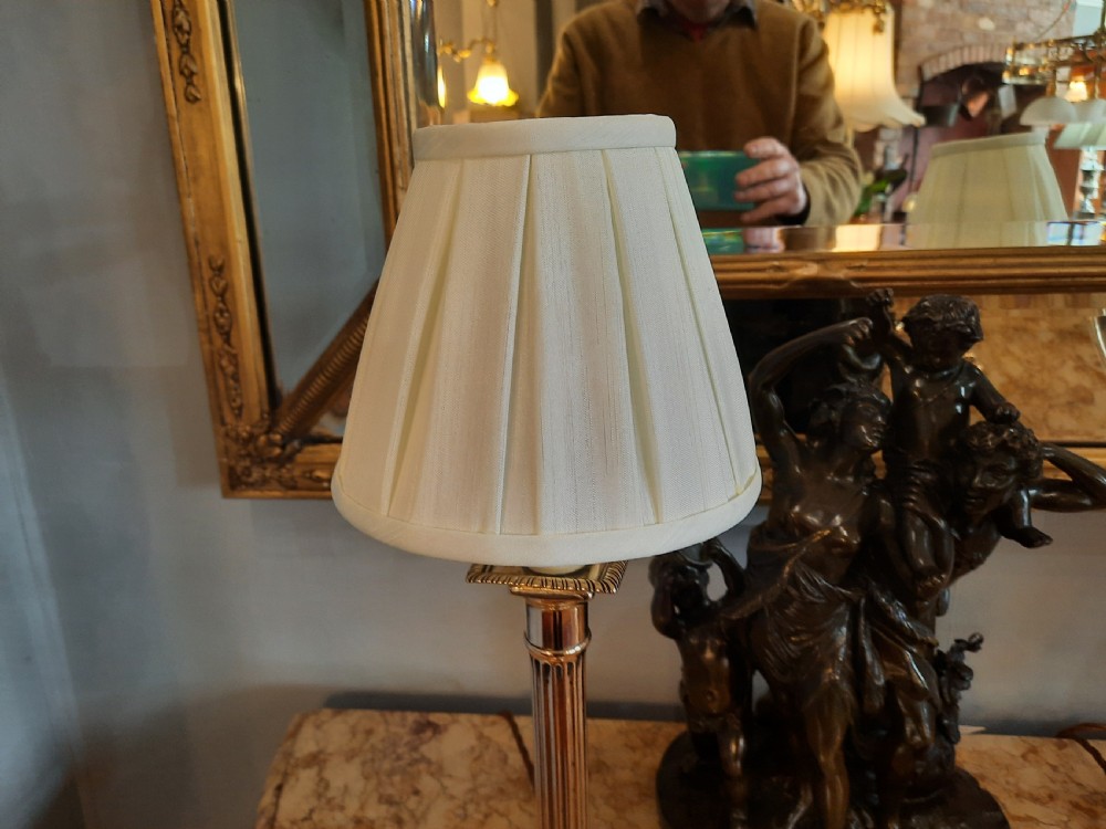 Pair of Brass Table Lamps of Neoclassical Corinthian Form View VI