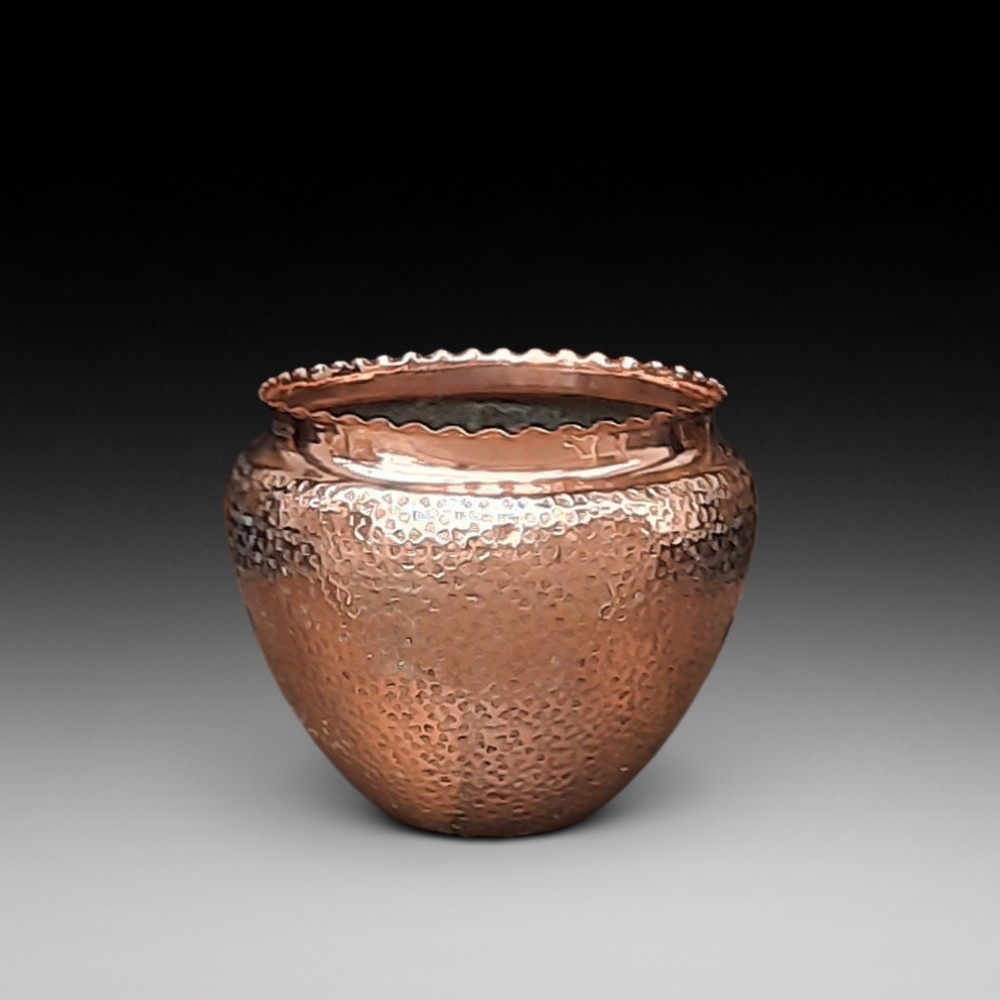 Victorian Arts and Crafts Beaten Copper Jardiniere Planter