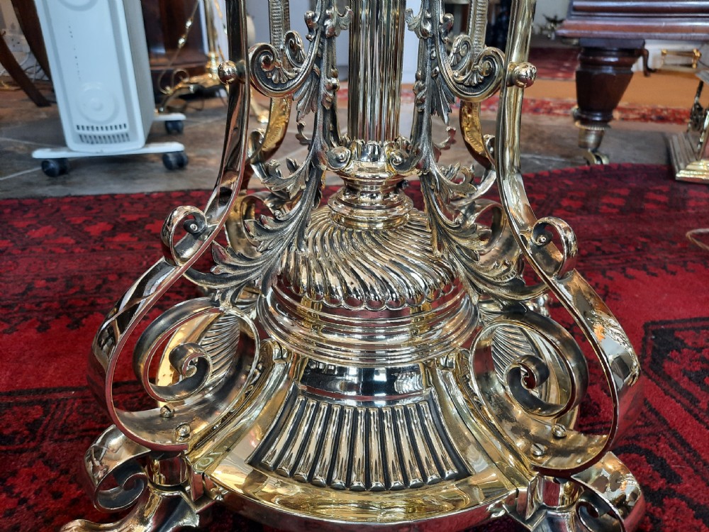 Pair of Victorian Brass Telescopic Standard Oil Lamps View V