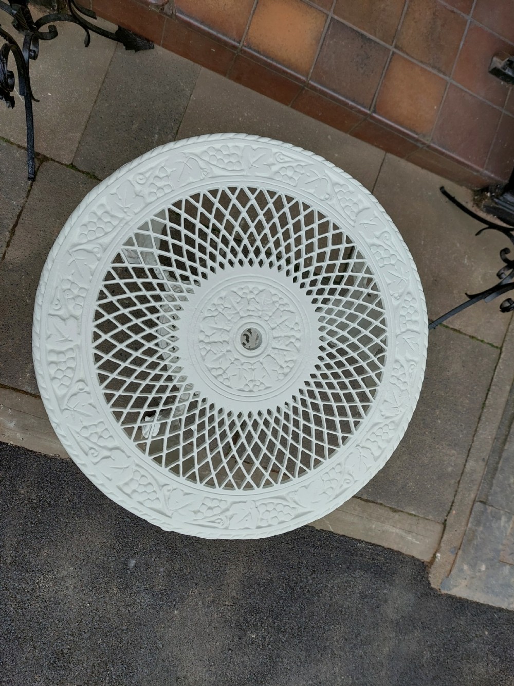 Victorian Painted Cast Iron Circular Pub Garden Table View VII