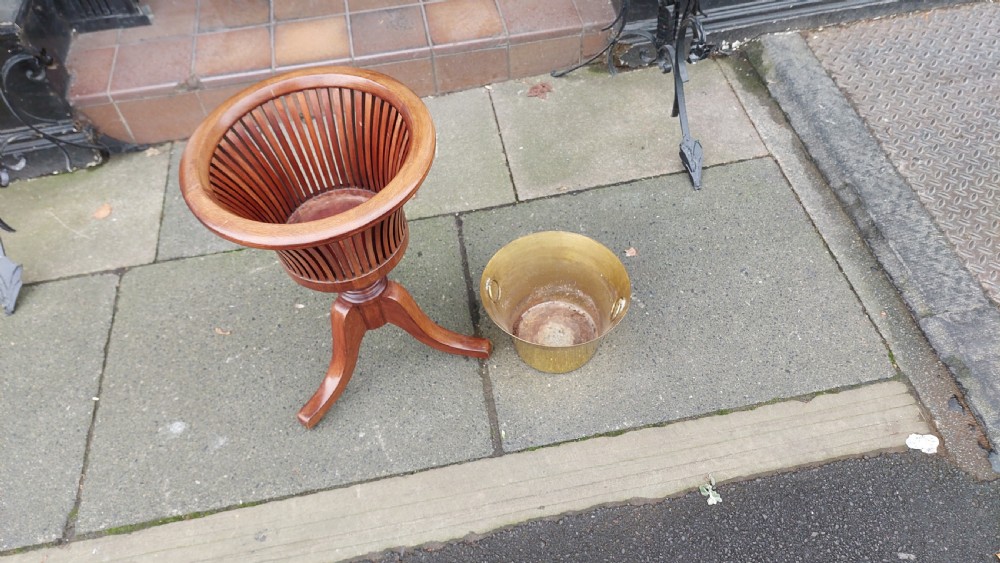 Edwardian Fretted Mahogany Plant Stand View IV