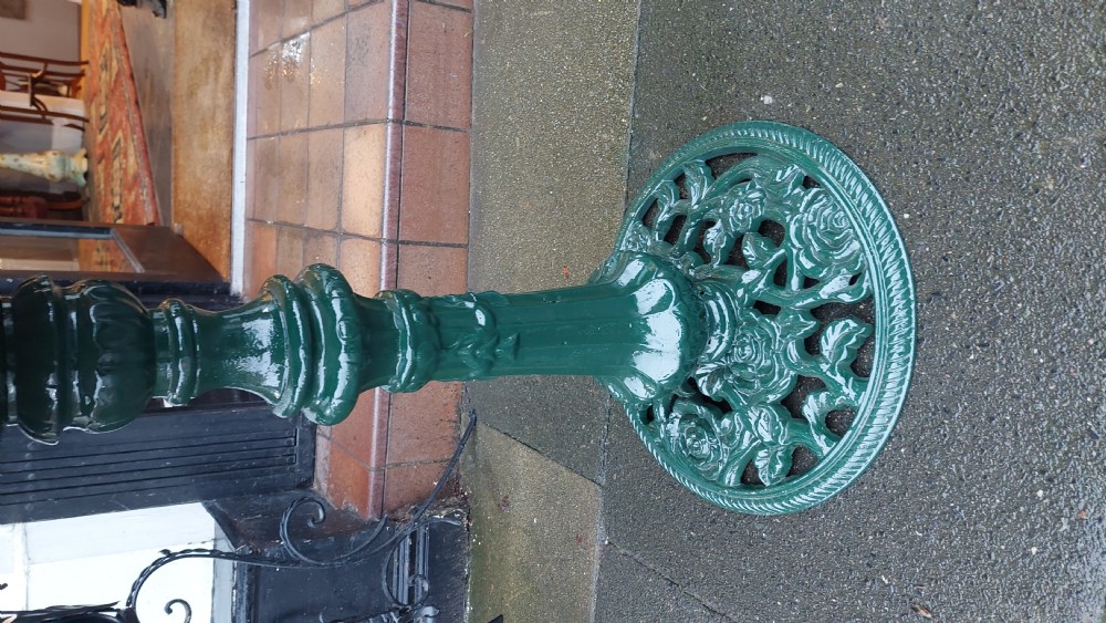 Early 20th Century Cast-Iron Bird Bath View V