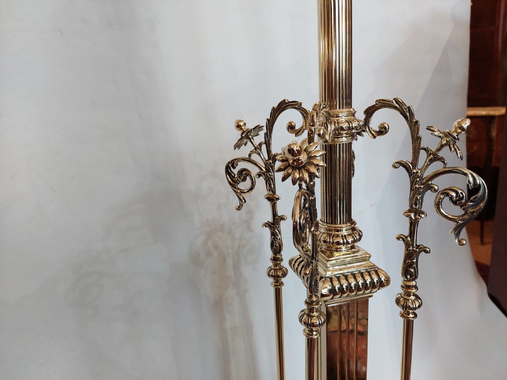 Victorian Telescopic Brass Standard Oil Lamp View IX