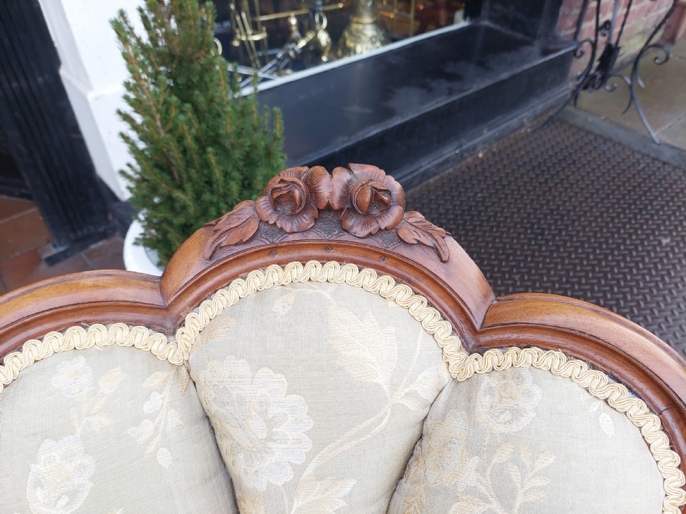 Victorian Walnut Framed Shell Backed Chaise Longue View IV