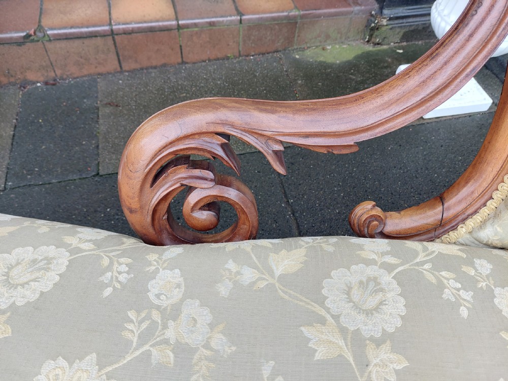Victorian Walnut Framed Shell Backed Chaise Longue View VI