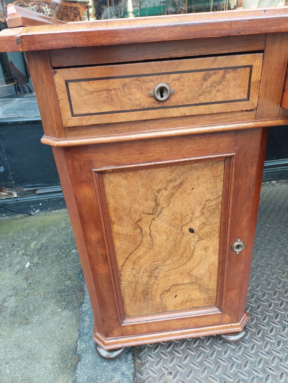19thC Danish Burr Walnut Twin Pedestal Writing Desk View VII