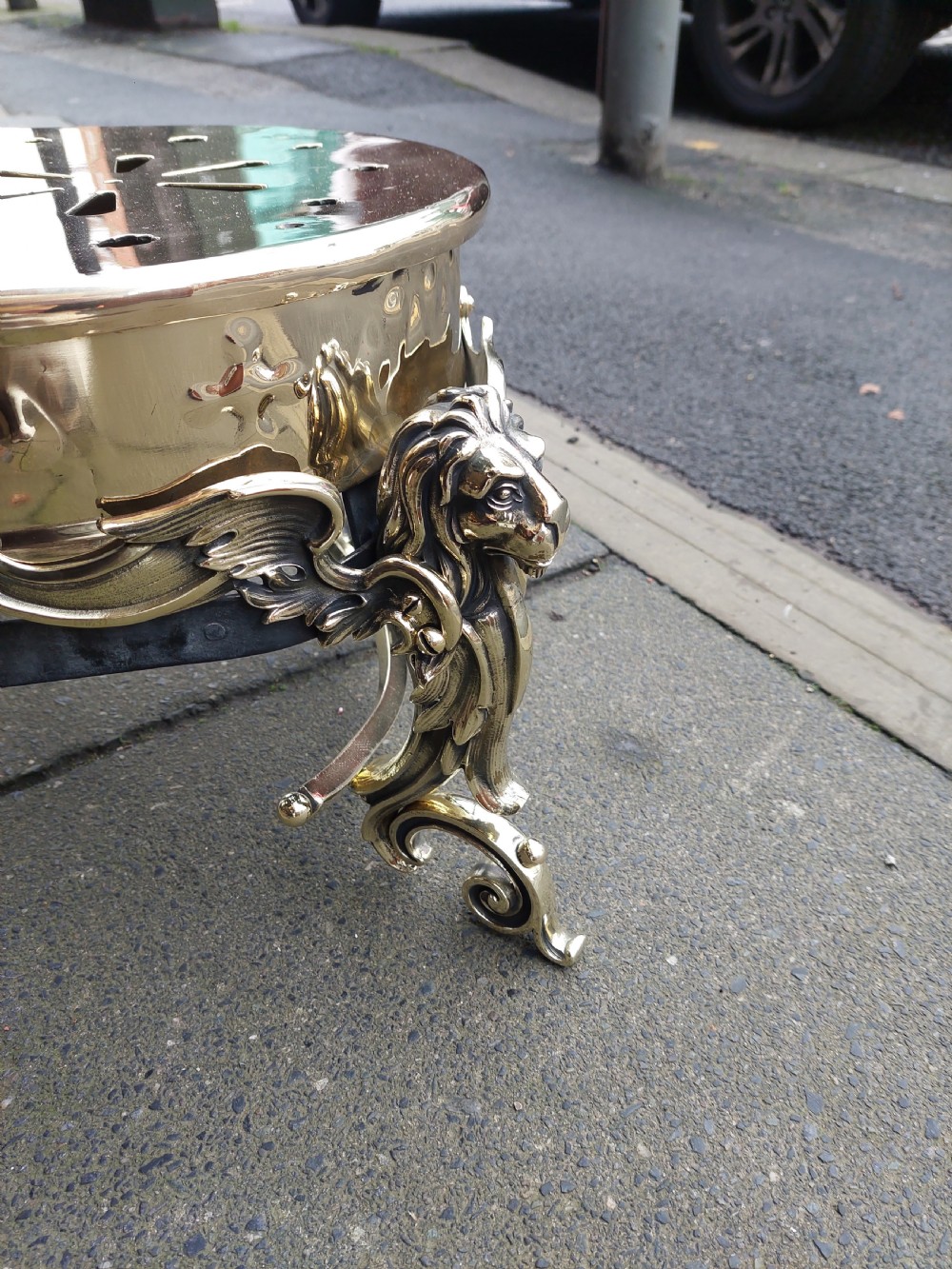 19thC Brass Footman View III