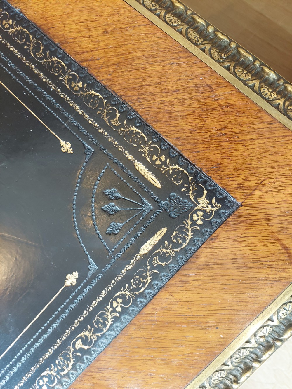 Early 20thC Louis XVth Style Kingwood Bureau Plat  View IV