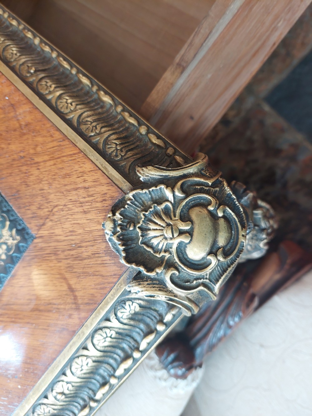 Early 20thC Louis XVth Style Kingwood Bureau Plat  View V