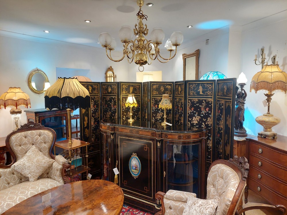 Victorian Sycamore Partners Desk View II