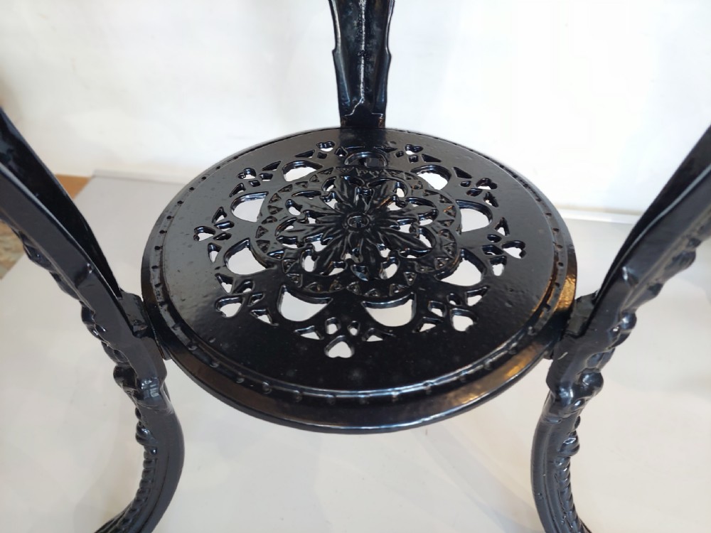 Victorian Cast Iron Pub Garden 