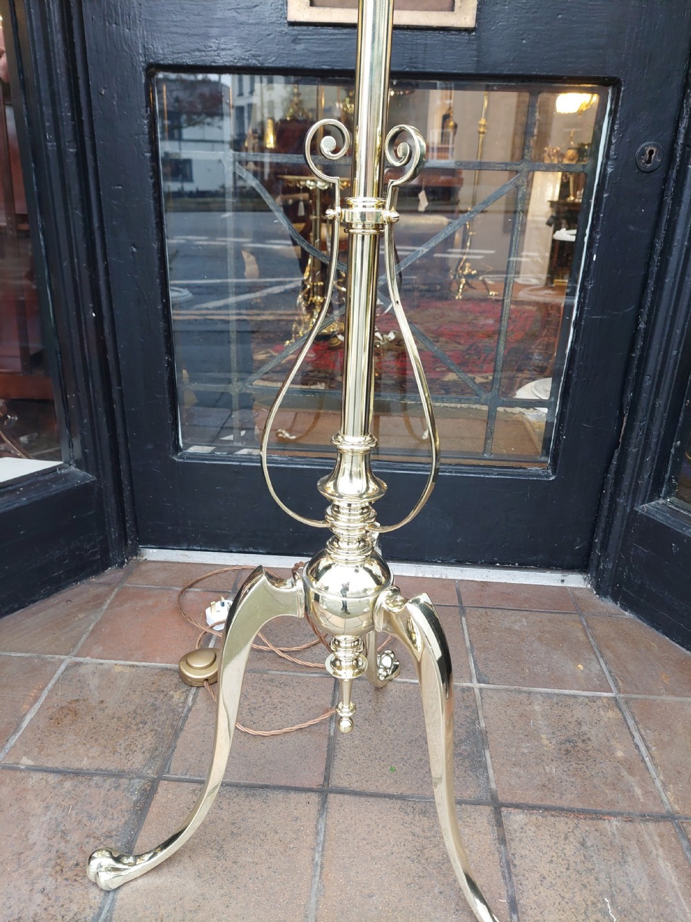 Art Nouveau Brass Telescopic Standard Oil Lamp converted to electric View VIII