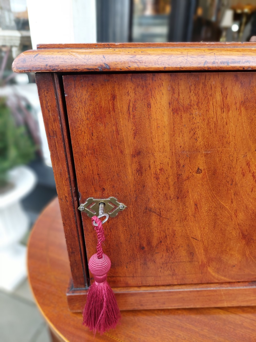 Early Victorian Mahogany Table Top Specimen Cabinet  View VII