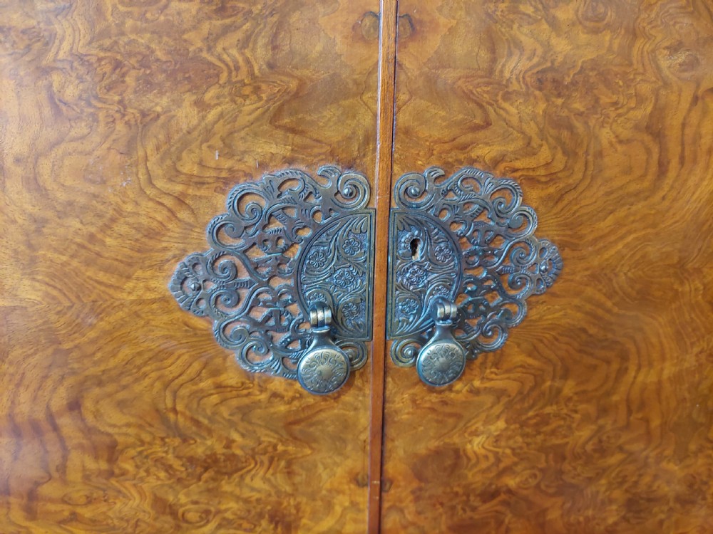 1920's  Burr Walnut Veneered Cocktail Drinks Cabinet View XIV