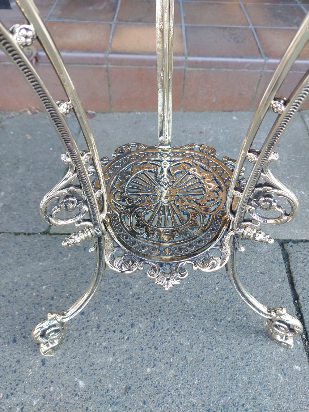 Early 20thC Ornate Cast Brass Plant Stand View VI