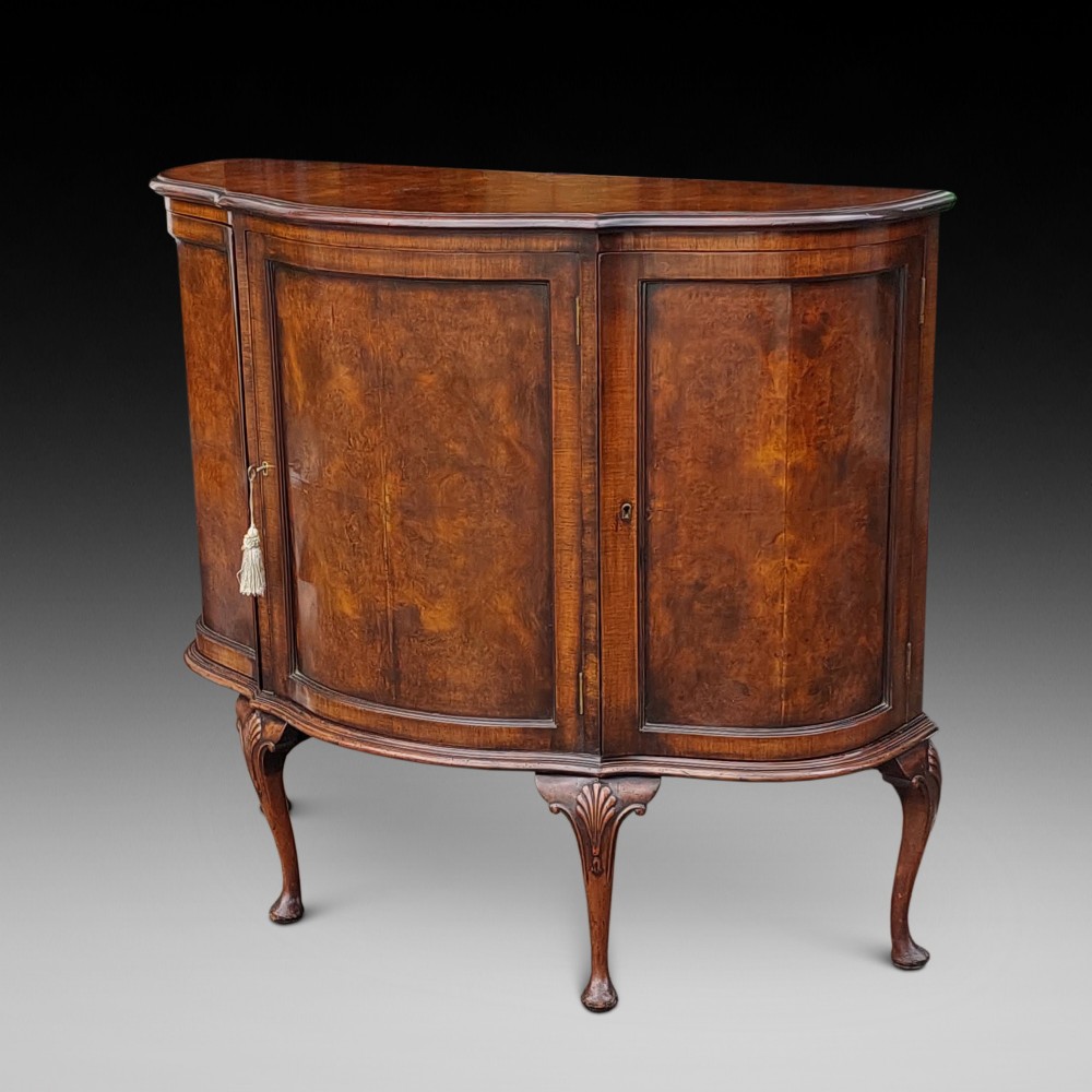 Early 20thC Mahogany Queen Anne Style Serpentine Drinks Cocktail Cabinet