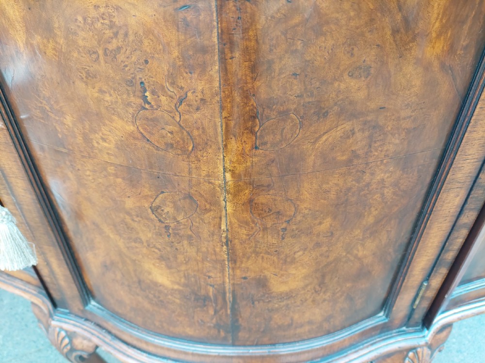 Early 20thC Mahogany Queen Anne Style Serpentine Drinks Cocktail Cabinet View VIII