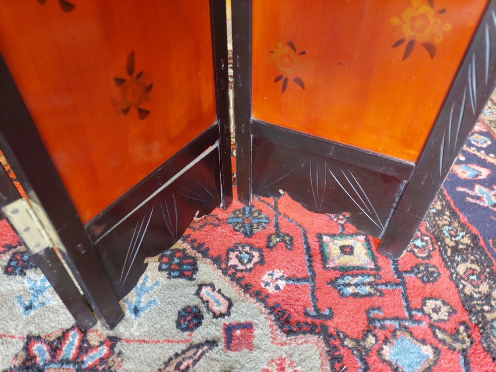 Early 20thC Japanned Lacquered Fire Screen View III
