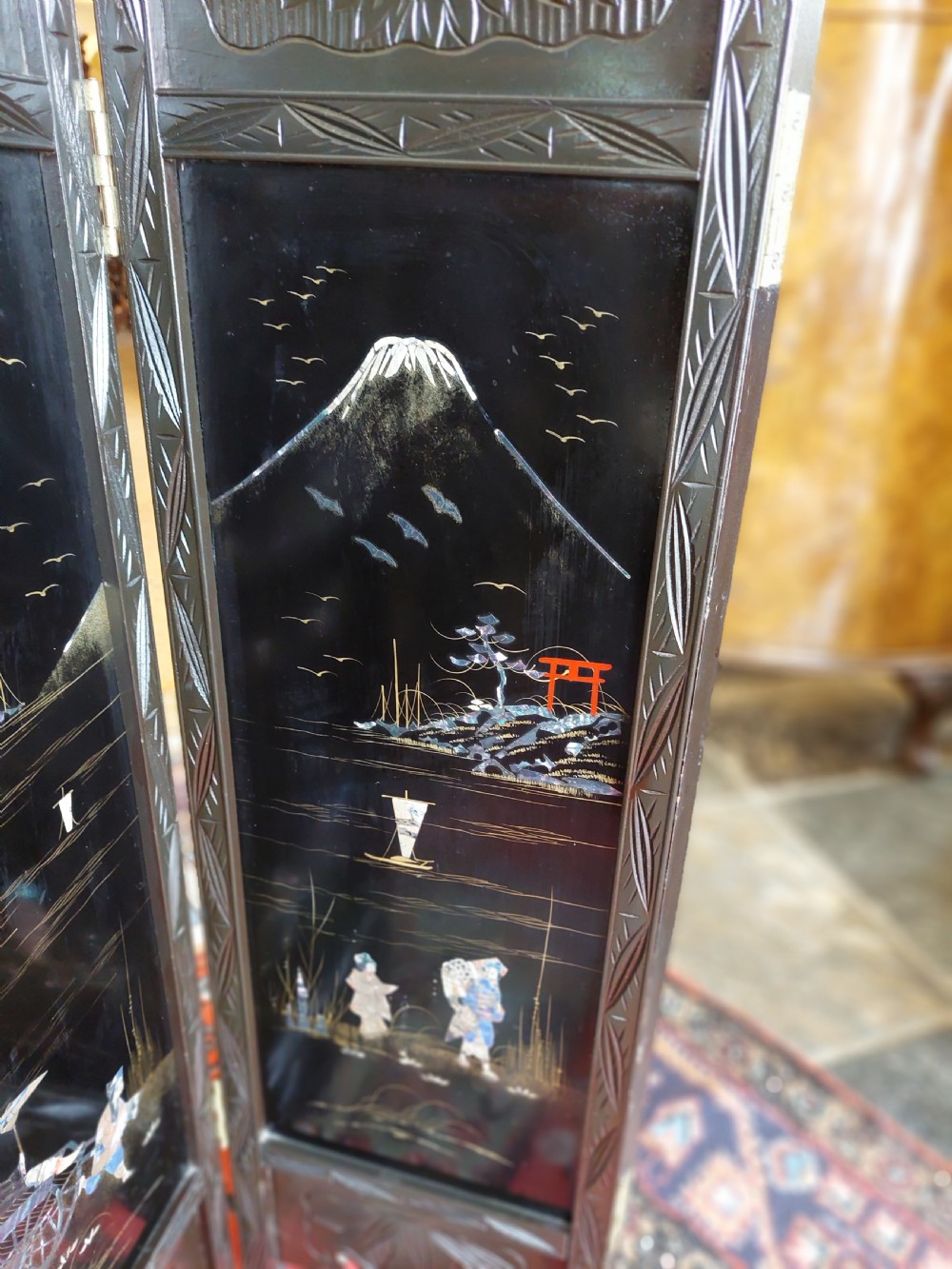 Early 20thC Japanned Lacquered Fire Screen View IV
