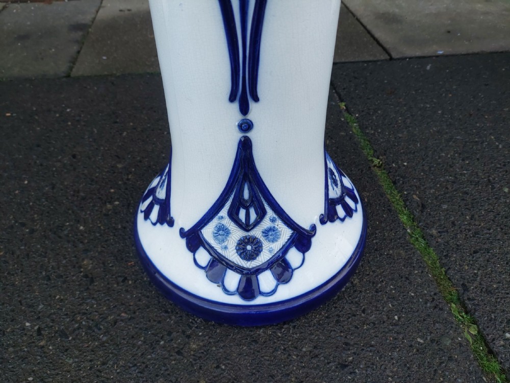 Late Victorian Blue and White Porcelain Jardinière on Stand View VI