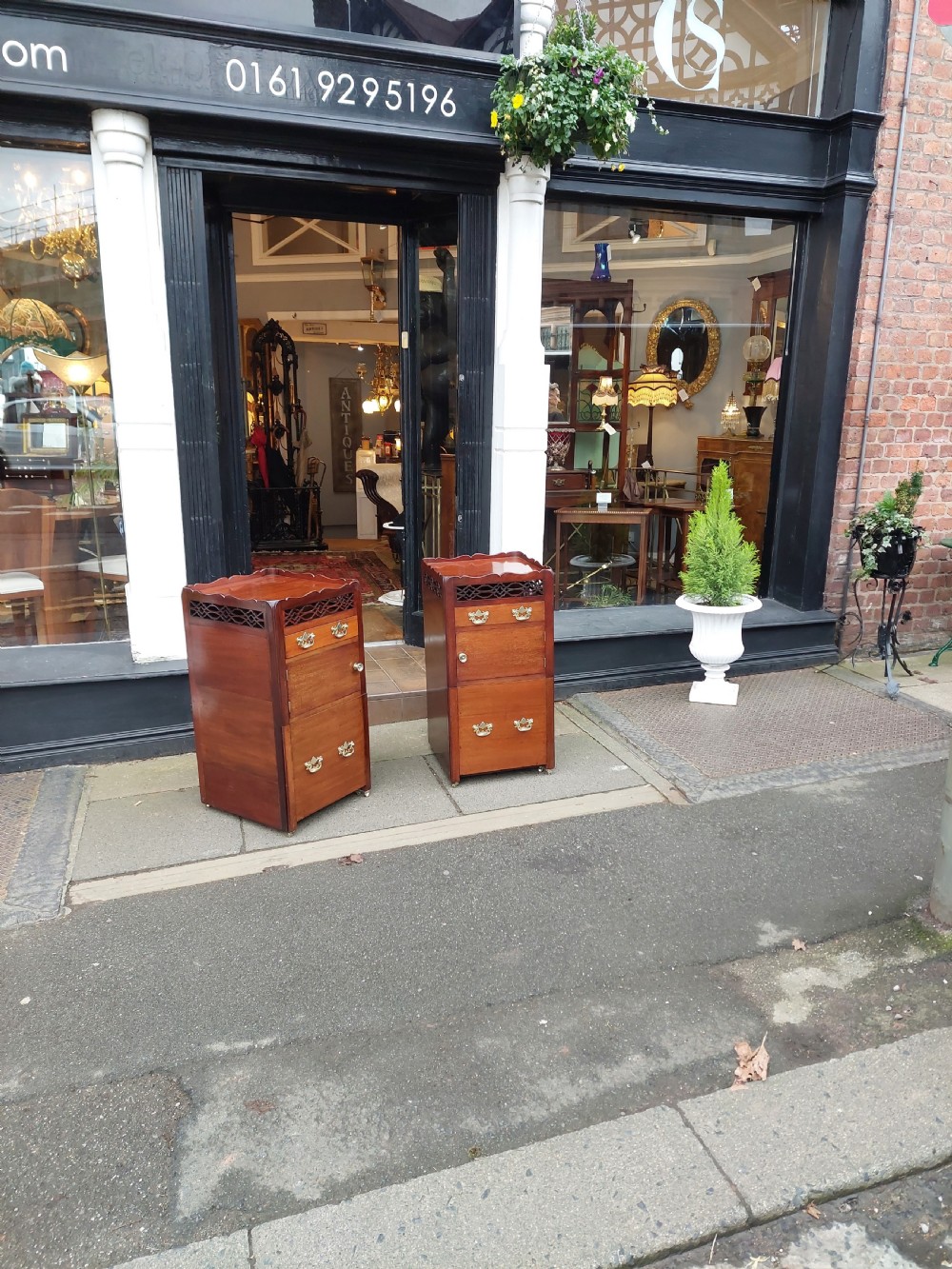 Pair of Early 19thC Mahogany Nightstands stamped Gillows View II