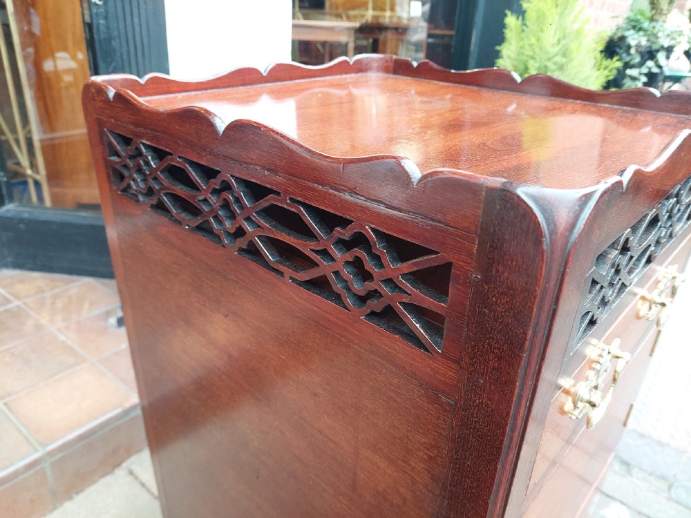 Pair of Early 19thC Mahogany Nightstands stamped Gillows View IV