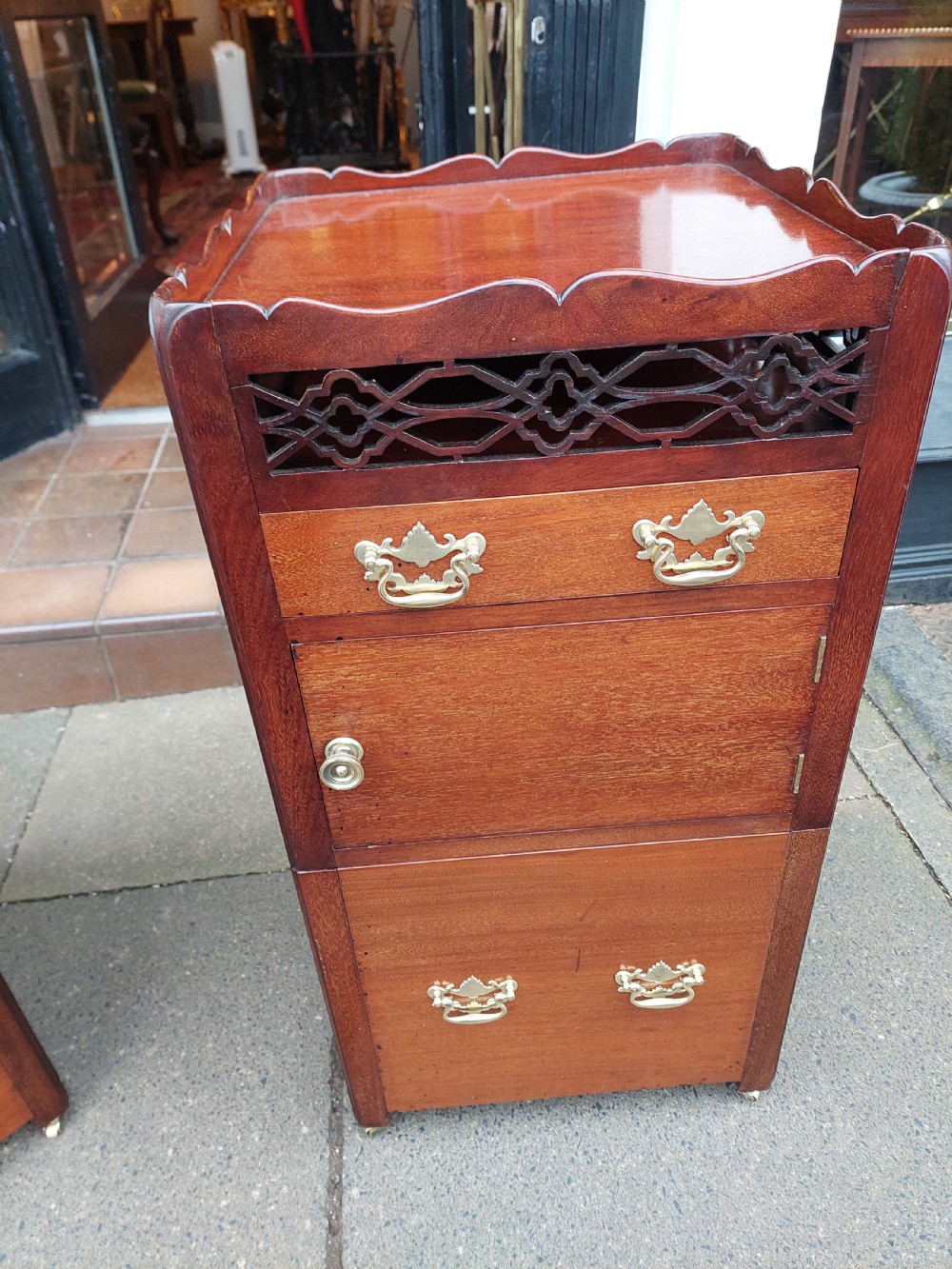 Pair of Early 19thC Mahogany Nightstands stamped Gillows View V