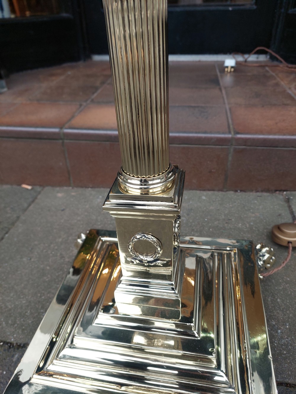 Victorian Brass Corinthian Column Standard Oil Lamp View IV