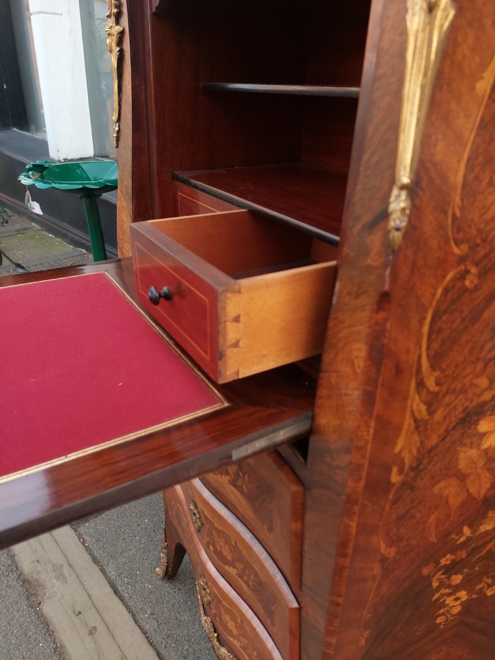 19thC French Kingwood and Marquetry Secrataire a Abattant View XIII