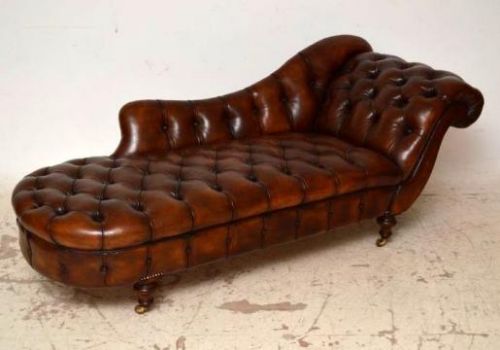 Antique Victorian Deep Buttoned Leather Chaise Longue