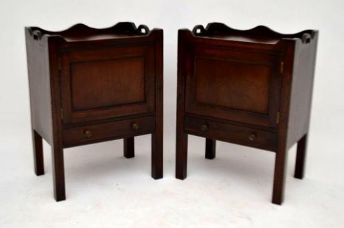 Pair of Antique Mahogany Bedside Cabinets / Lamp Tables