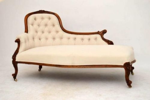Antique Victorian Carved Walnut Spoon Back Chaise Longue