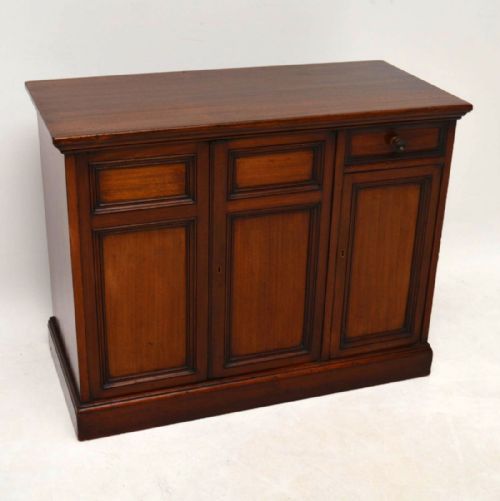 Antique Victorian Mahogany Cabinet / Sideboard
