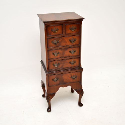 Antique Mahogany Chest of Drawers on Legs
