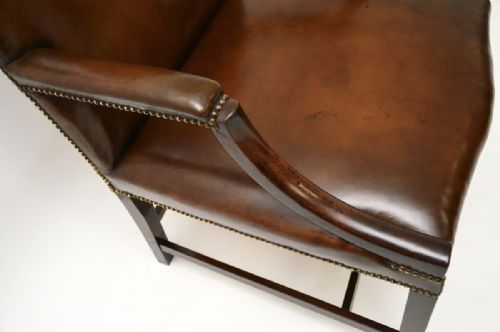 ANTIQUE GEORGIAN LEATHER AND MAHOGANY GAINSBOROUGH ARMCHAIR - ADDITIONAL PHOTO 4