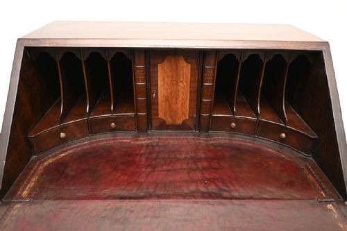 ANTIQUE GEORGIAN PERIOD BUREAU IN MAHOGANY - ADDITIONAL PHOTO 2