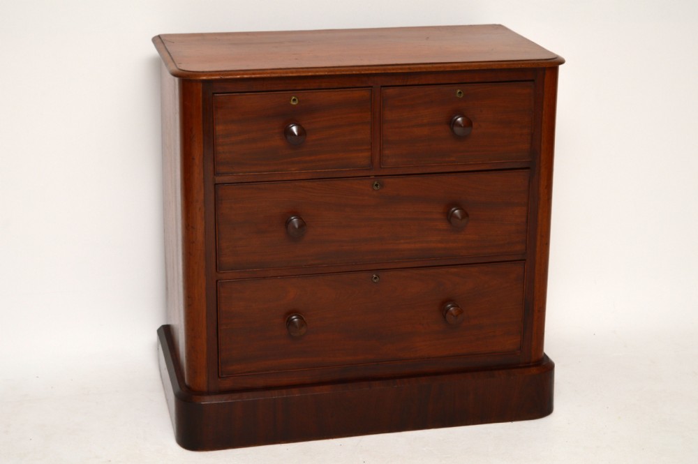 Small William IV Mahogany Chest of Drawers