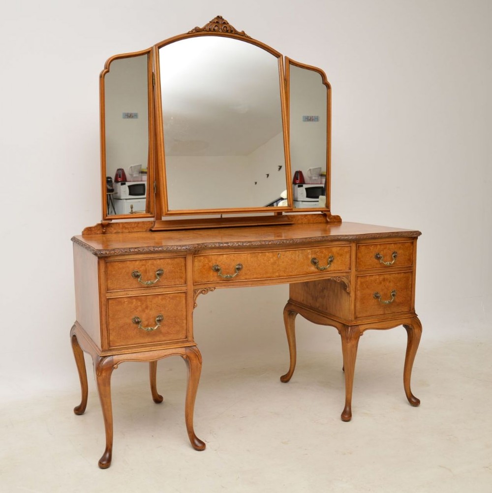  Antique Burr Walnut Queen Anne Dressing Table