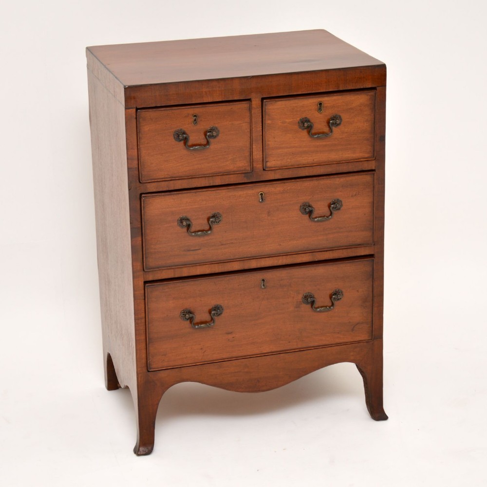 Antique Mahogany Chest of Drawers