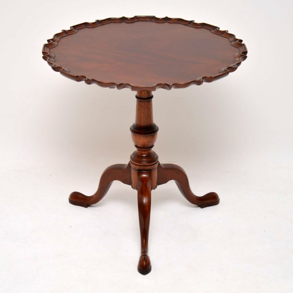 Antique Chippendale Style Mahogany Tilt Top Table