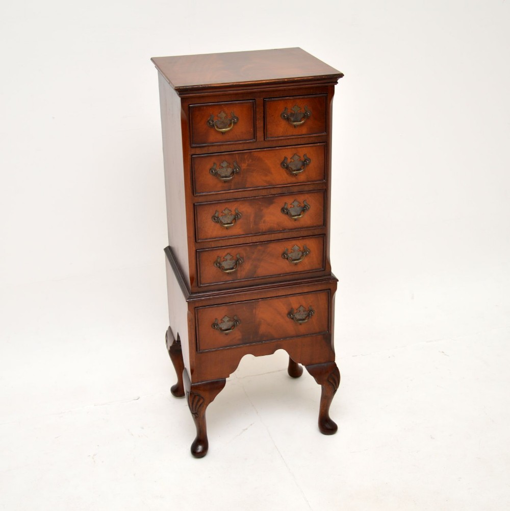 Antique Mahogany Chest of Drawers on Legs
