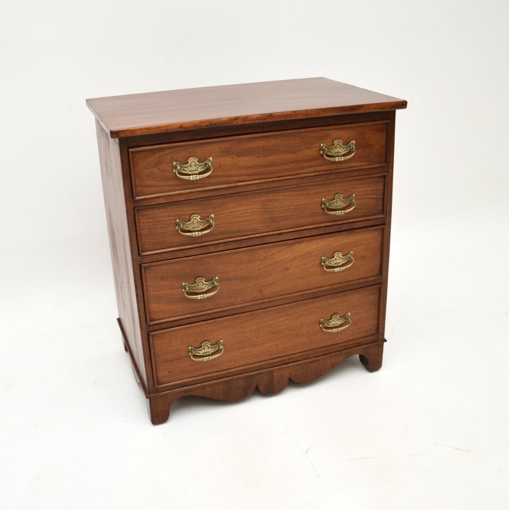 Antique Mahogany Chest of Drawers
