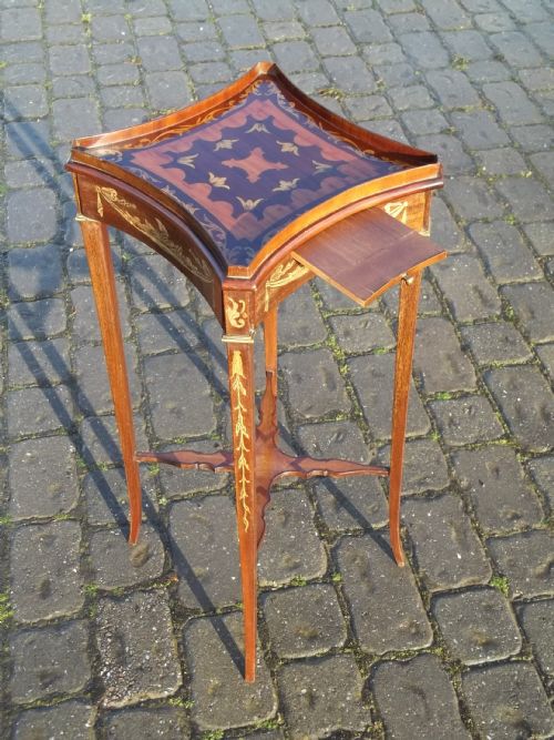 Antique Mahogany Inlaid Wine Occasional Small Lamp Table Urn Kettle Stand