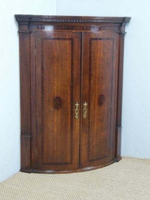 A Georgian 18th Century Oak and Mahogany Banded Hanging Corner Display Cabinet