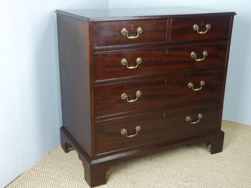 Antique Mahogany Small Georgian 18th Century George III and Oak Lined Chest of Drawers. C.1770.