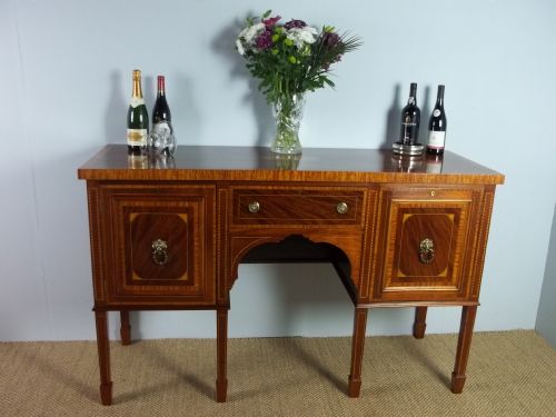A Superb Quality Antique Edwardian Mahogany Marquetry Inlaid Serving Table Sideboard. C.1895.