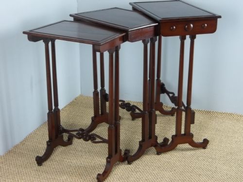 Antique Regency Georgian Set or Nest of Three Mahogany Stacking Lamp Side Occasional Low Coffee Tables. C1820.