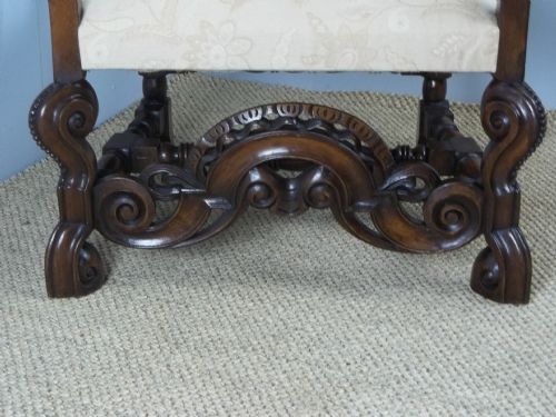A FABULOUS QUALITY 19TH CENTURY LARGE CAROLEAN JACOBEAN DESIGN CARVED WALNUT CHAIR SUITABLE AS A HALL LIBRARY PORTERS UPHOLSTERED EASY LARGE OPEN ELBOW ARMCHAIR THRONE CHAIR C1895 - ADDITIONAL PHOTO 4