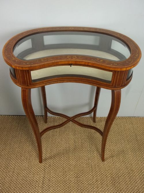 Antique Edwards and Roberts Edwardian Mahogany and Satinwood Marquetry Inlaid Bijouterie Collectors Jewellery Curio Small Display Table Vitrine Cabinet. C.1900.


